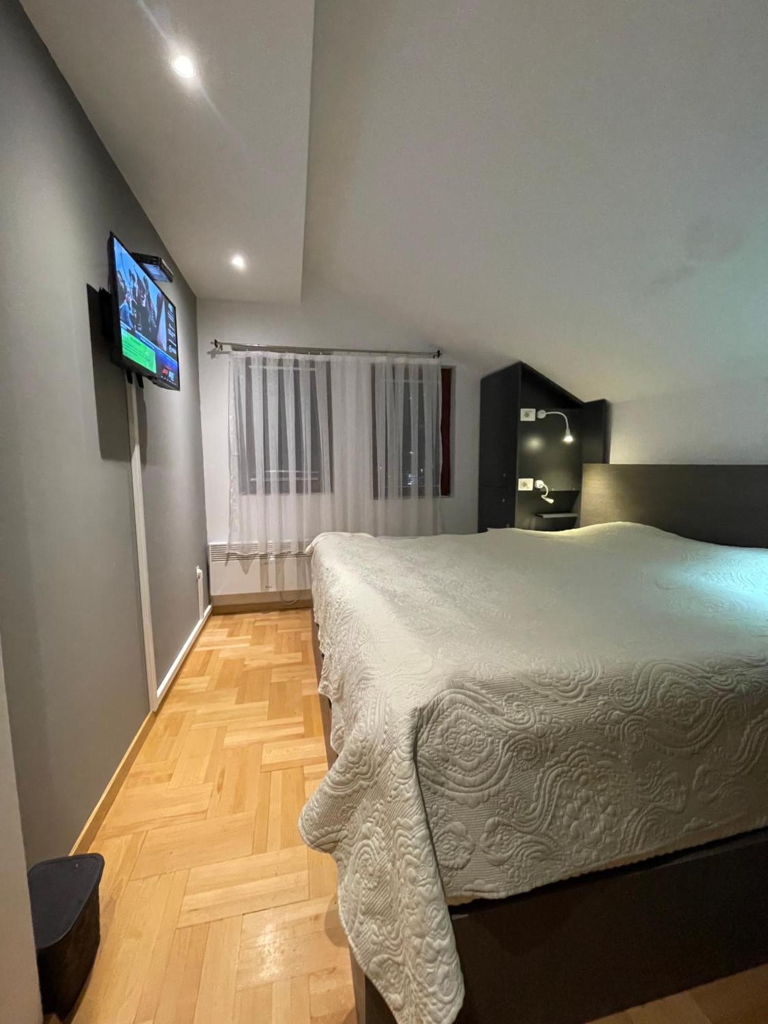 Town Hostel Печ Экстерьер фото